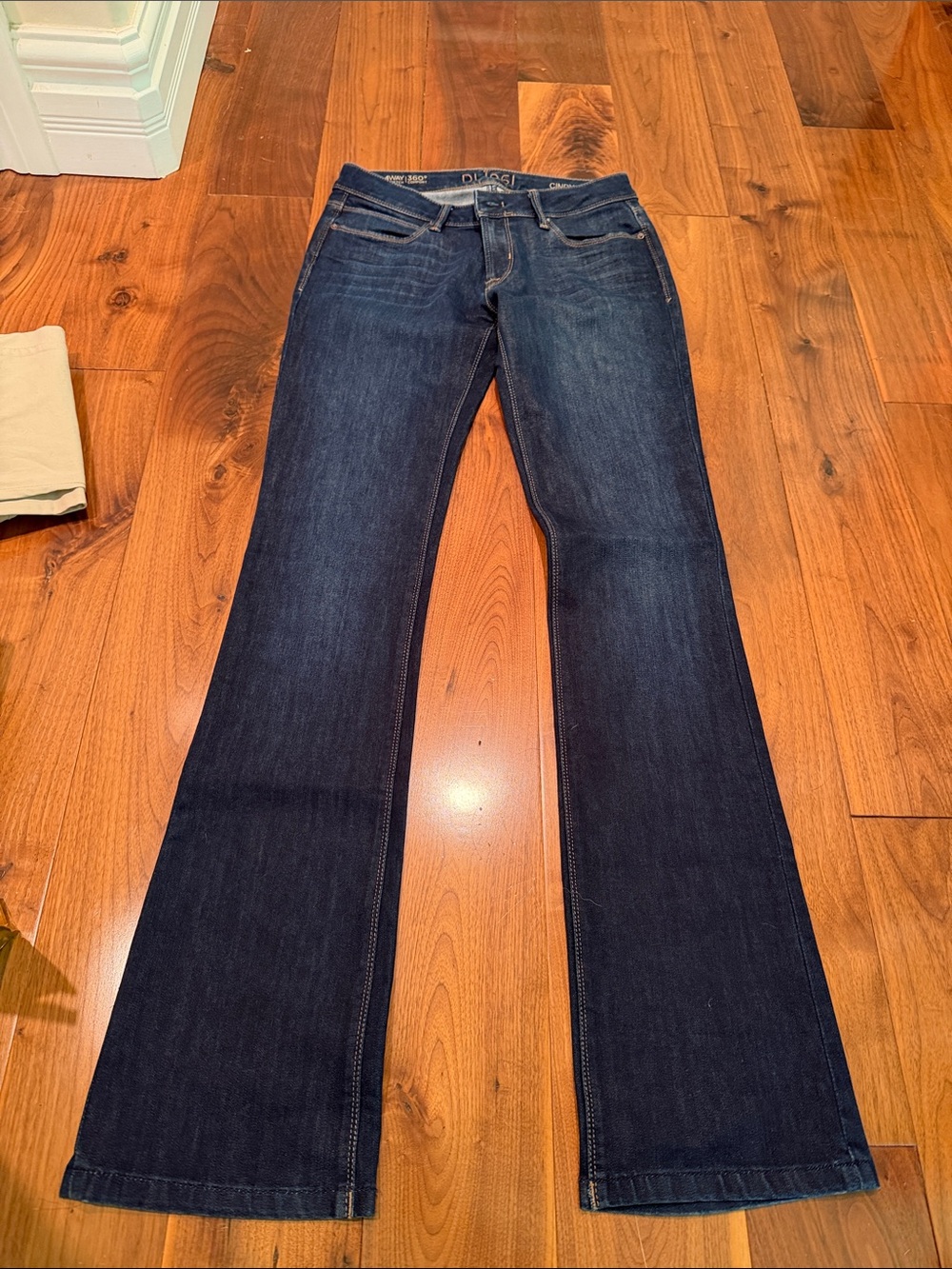 DL1961 Women's Dark Blue Flare Jeans